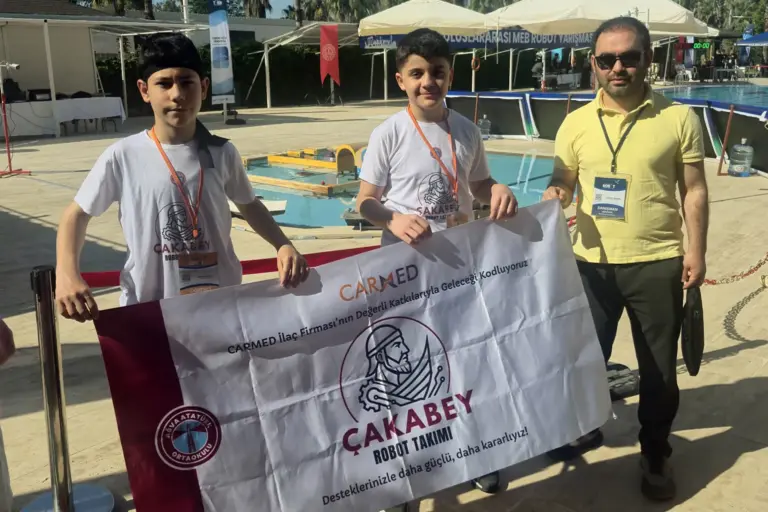 agvanin genc mucitleri antalya meb robot yarismasinda 09