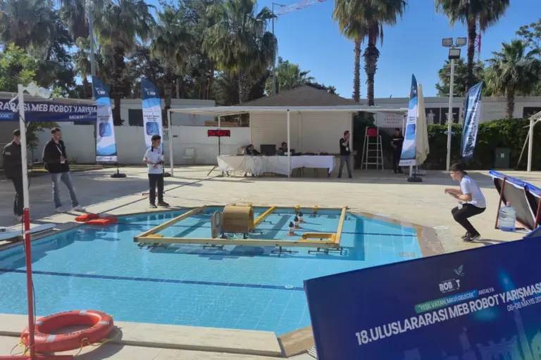 agvanin genc mucitleri antalya meb robot yarismasinda 12